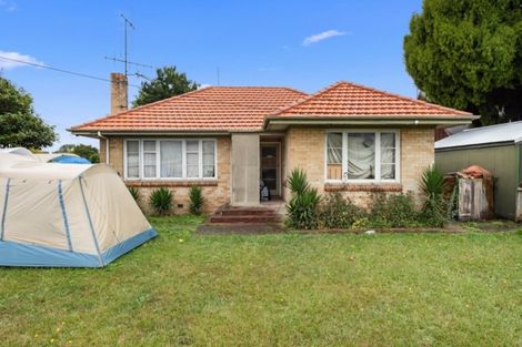 Photo of property in 2 Old Farm Road, Hamilton East, Hamilton, 3216