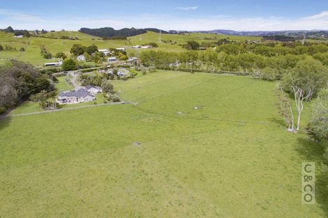 Photo of property in 832 Old North Road, Waimauku, 0882