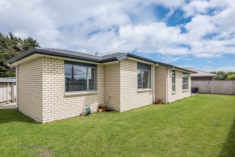 Photo of property in 94 Mazengarb Road, Paraparaumu Beach, Paraparaumu, 5032