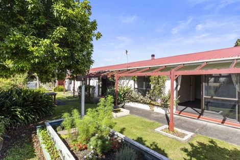 Photo of property in 8 Taihiki Road, Clarks Beach, 2122