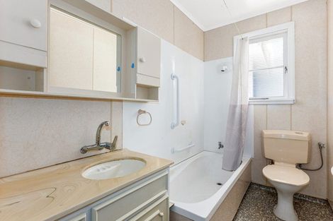 Photo of property in 15 Kiriwai Road, Paremata, Porirua, 5024