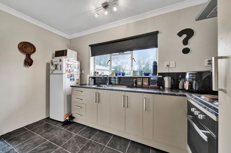 Photo of property in 49 Castle Street, Eltham, 4322