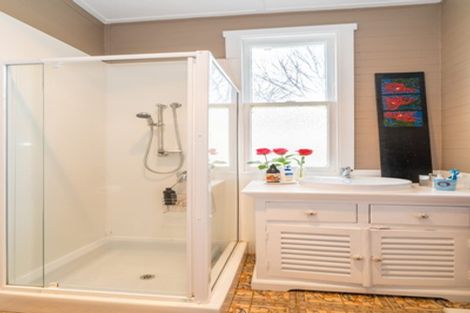 Photo of property in 10 Hill Street, Lawrence, 9532