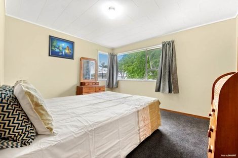 Photo of property in 51 Sikkim Crescent, Clover Park, Auckland, 2019
