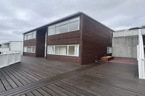 Photo of property in 22 Tiketike Way, Brooklyn, Wellington, 6021