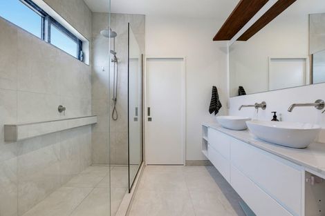 Photo of property in 13 Matuku Lane, Heathcote Valley, Christchurch, 8022
