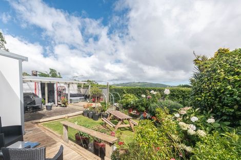 Photo of property in 15 Ruskin Road, Newlands, Wellington, 6037