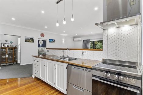 Photo of property in 20a Ocean View Road, Hatfields Beach, Orewa, 0931