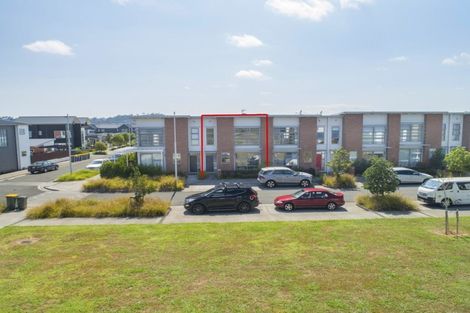 Photo of property in 4 Kittyhawk Lane, Hobsonville, Auckland, 0616