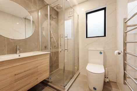 Photo of property in 3/1 Robert Street, Newlands, Wellington, 6037