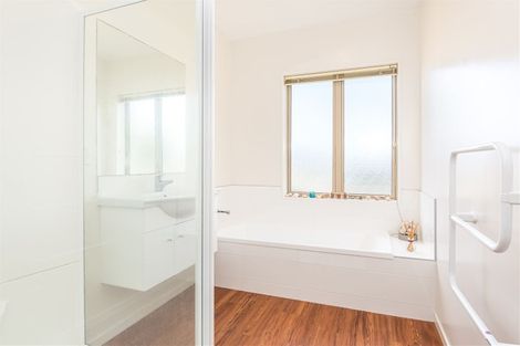 Photo of property in 1 Villi Place, Woolston, Christchurch, 8062