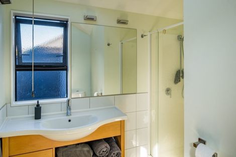 Photo of property in 28a Seaview Road, Paremata, Porirua, 5024