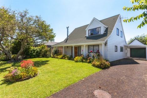 Photo of property in 8 Kauri Place, Tairua, 3508