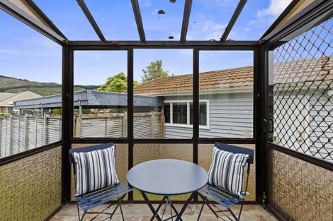 Photo of property in 2 Whirinaki Crescent, Heretaunga, Upper Hutt, 5018