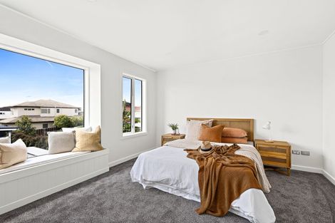 Photo of property in 7 The Bays Rise, Murrays Bay, Auckland, 0630