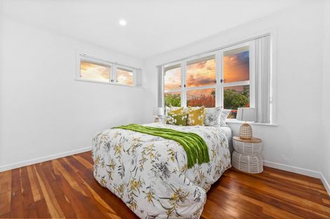 Photo of property in 2 Lowtherhurst Road, Massey, Auckland, 0614