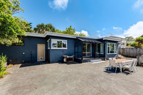 Photo of property in 51 Poto Road, Normandale, Lower Hutt, 5010