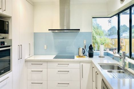 Photo of property in 3 Adair Place, Weymouth, Auckland, 2103