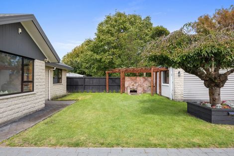 Photo of property in 2/22 Prossers Road, Saint Martins, Christchurch, 8022