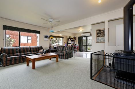 Photo of property in 23a Withers Road, Glen Eden, Auckland, 0602