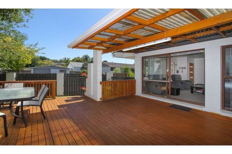 Photo of property in 1/7 Mannering Place, Hillcrest, Auckland, 0627