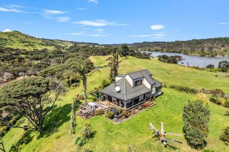 Photo of property in 487 Wilson Road, South Head, Helensville, 0874