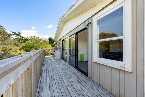 Photo of property in 11 Fordham Street, Beach Haven, Auckland, 0626