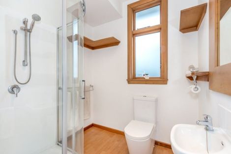 Photo of property in 70 Sandwich Road, Beckenham, Christchurch, 8023