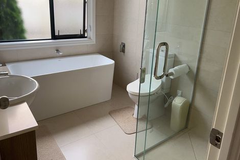 Photo of property in 5 Fairfield Lane, East Tamaki Heights, Auckland, 2016