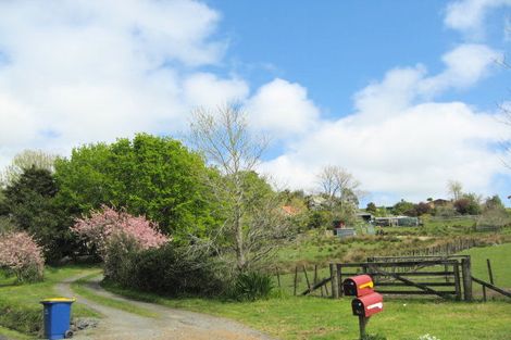 Photo of property in 5 Anzac Valley Road, Waitakere, Auckland, 0816
