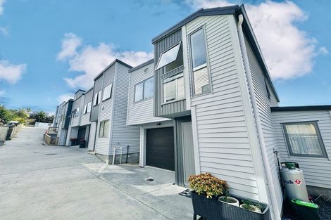 Photo of property in 7/11 Celeste Place, Totara Vale, Auckland, 0627