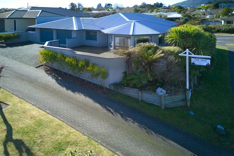 Photo of property in 2/94 Harvey Street, Waipahihi, Taupo, 3330