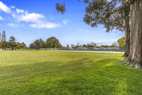 Photo of property in 2 Woodfield Lane, Redwood, Christchurch, 8051