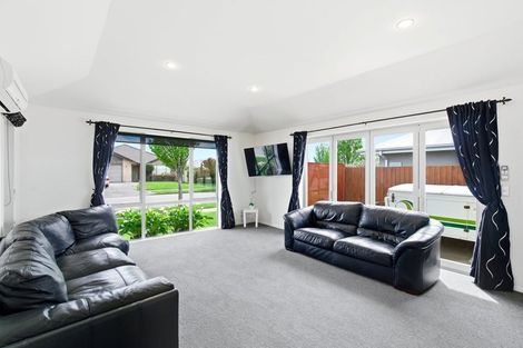 Photo of property in 15 Cridland Place, Halswell, Christchurch, 8025