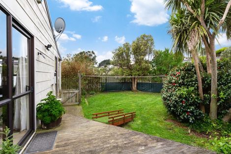 Photo of property in 12 Dominica Crescent, Grenada Village, Wellington, 6037