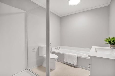 Photo of property in 43 Becker Drive, Weymouth, Auckland, 2103