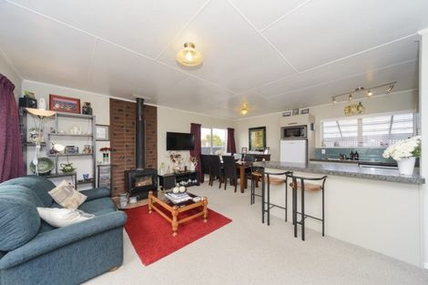 Photo of property in 35 Peter Hall Drive, Kelvin Grove, Palmerston North, 4414
