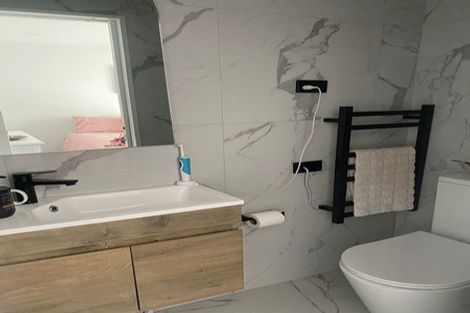 Photo of property in 2/2 Anthony Place, Pakuranga, Auckland, 2010