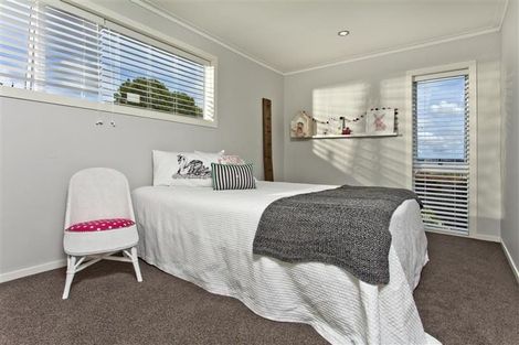 Photo of property in 98 Koraha Road, Kumeu, 0892