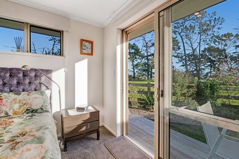 Photo of property in 30 Kawariki Road, Helensville, 0800