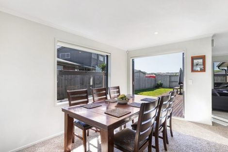 Photo of property in 18 Helenslee Road, Pokeno, 2402