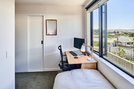 Photo of property in 15/6 Oswald Crescent, Paparangi, Wellington, 6037