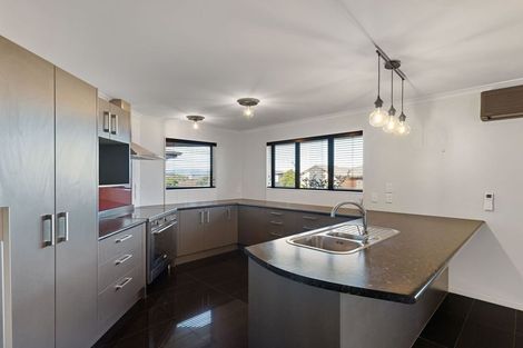 Photo of property in 6 Galea Grove, Kelvin Grove, Palmerston North, 4414