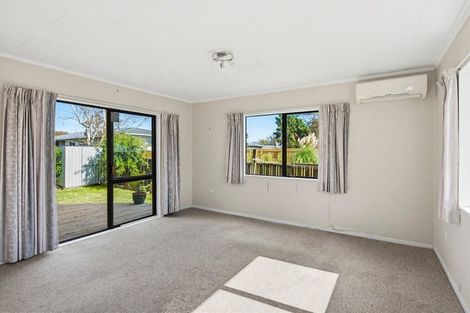 Photo of property in 4 Sharda Grove, Paraparaumu Beach, Paraparaumu, 5032