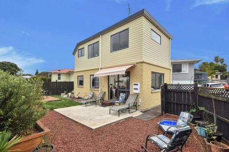 Photo of property in 1/173 Wellington Street, Howick, Auckland, 2014