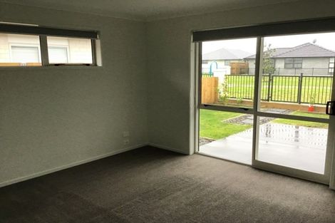 Photo of property in 8 Naeo Close, Papamoa Beach, Papamoa, 3118