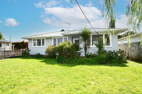 Photo of property in 4 Woodford Avenue, Henderson, Auckland, 0610