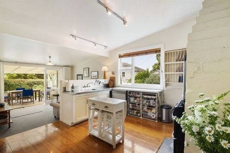 Photo of property in 235 Onewa Road, Birkenhead, Auckland, 0626