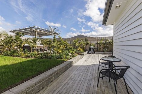 Photo of property in 3 Lewis Younie Road, Kumeu, 0810