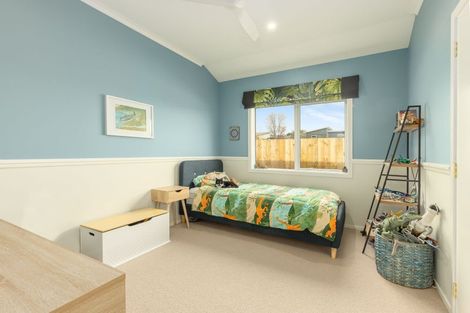 Photo of property in 7 Karearea Avenue, Waikanae, 5036